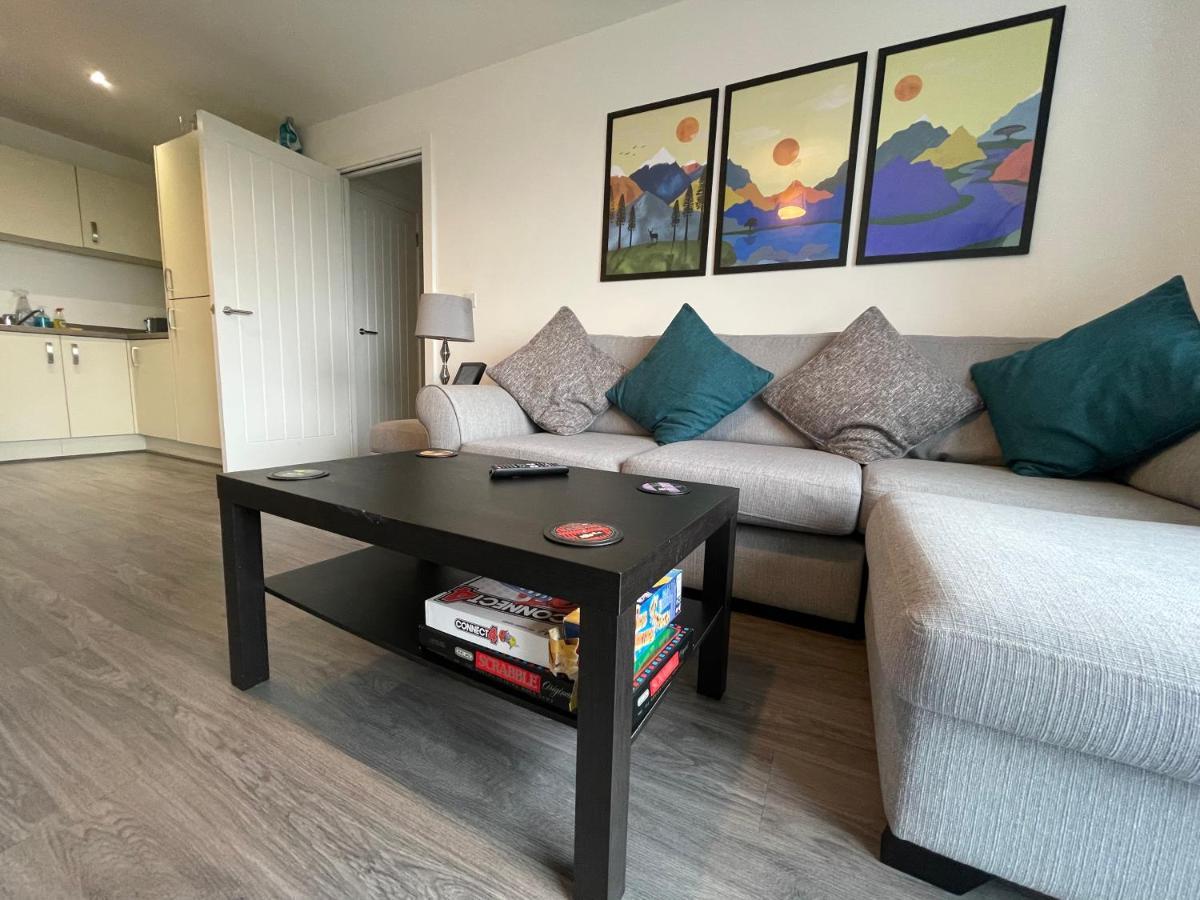 Balcony Marina Apartment With City Skyline Views - Free Secure Parking مانشستر المظهر الخارجي الصورة
