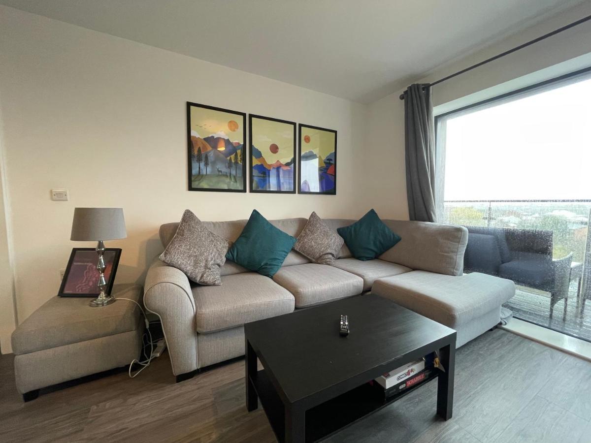 Balcony Marina Apartment With City Skyline Views - Free Secure Parking مانشستر المظهر الخارجي الصورة