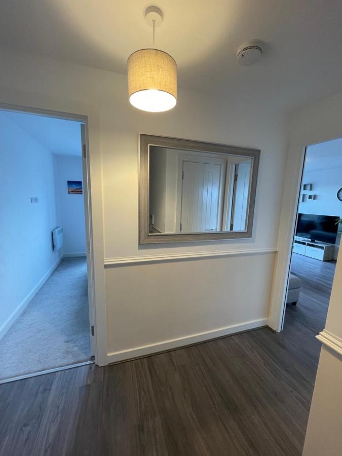 Balcony Marina Apartment With City Skyline Views - Free Secure Parking مانشستر المظهر الخارجي الصورة