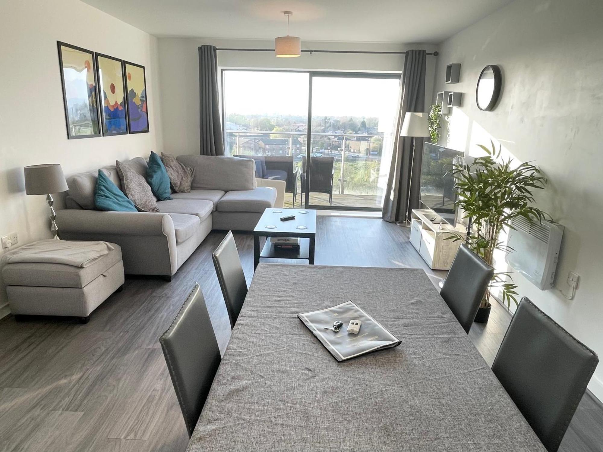 Balcony Marina Apartment With City Skyline Views - Free Secure Parking مانشستر المظهر الخارجي الصورة